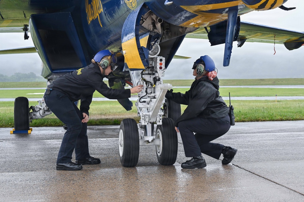 Blue Angels prepare to fly at Air Dot Show for 2026 Navy Week Harrisburg