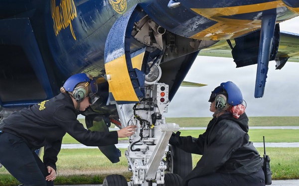 Blue Angels prepare to fly at Air Dot Show for 2026 Navy Week Harrisburg
