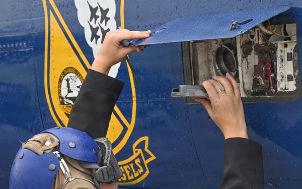 Blue Angels prepare to fly at Air Dot Show for 2026 Navy Week Harrisburg