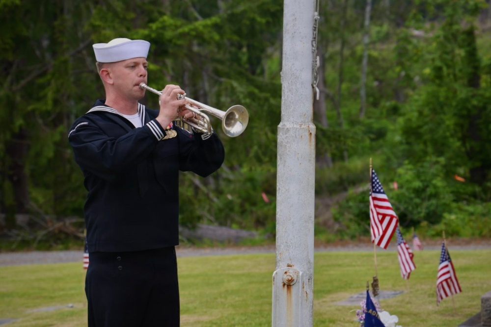 NAVFAC Northwest hosts Memorial Day ceremony honoring CM3 Marvin Shields