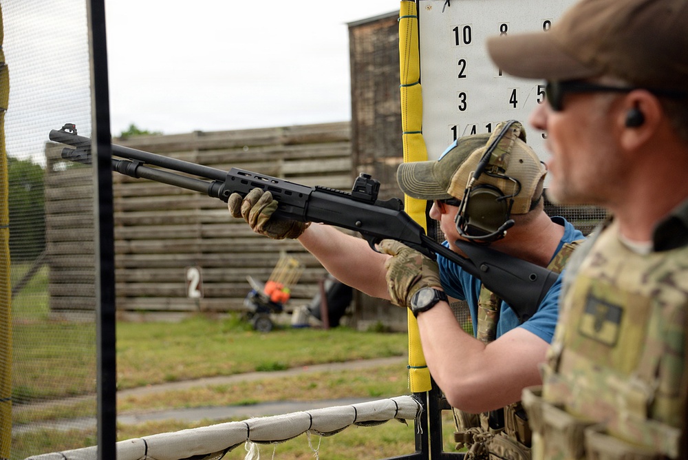 Fort Leavenworth SAMS students get hands-on counter-drone shotgun demo
