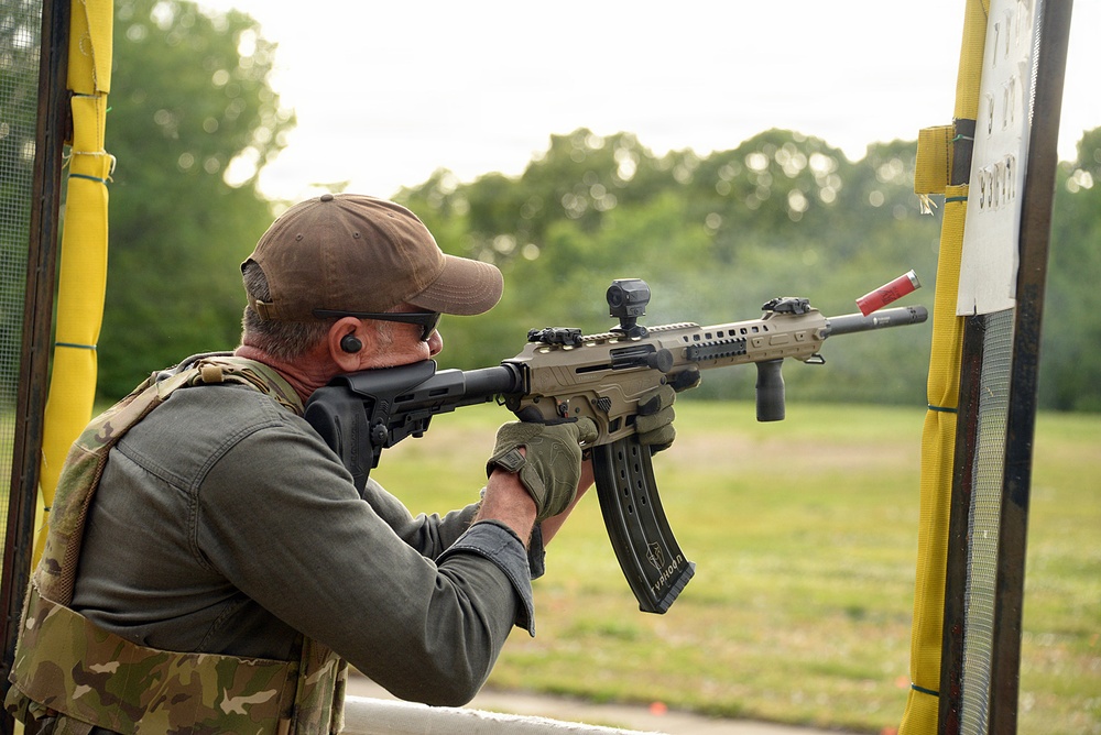 Fort Leavenworth SAMS students get hands-on counter-drone shotgun demo