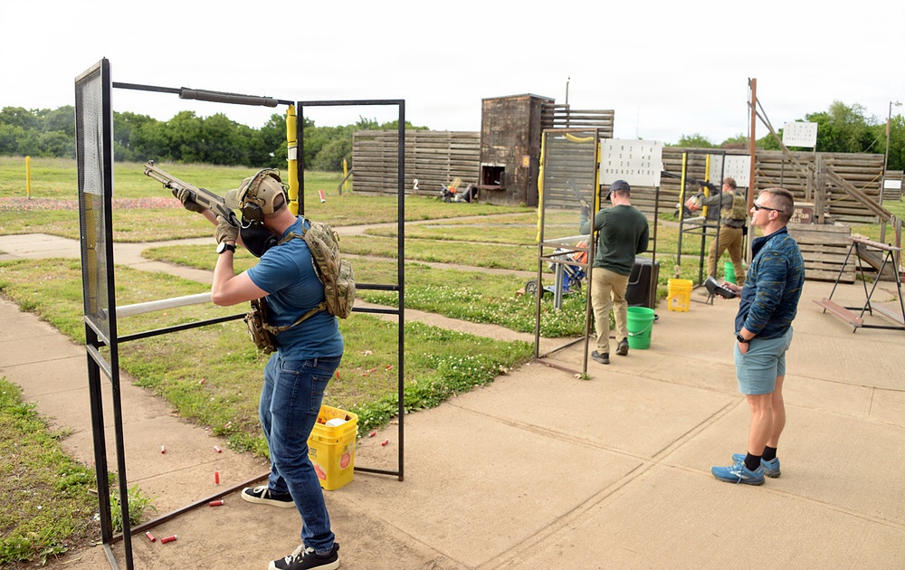 Fort Leavenworth SAMS students get hands-on counter-drone shotgun demo