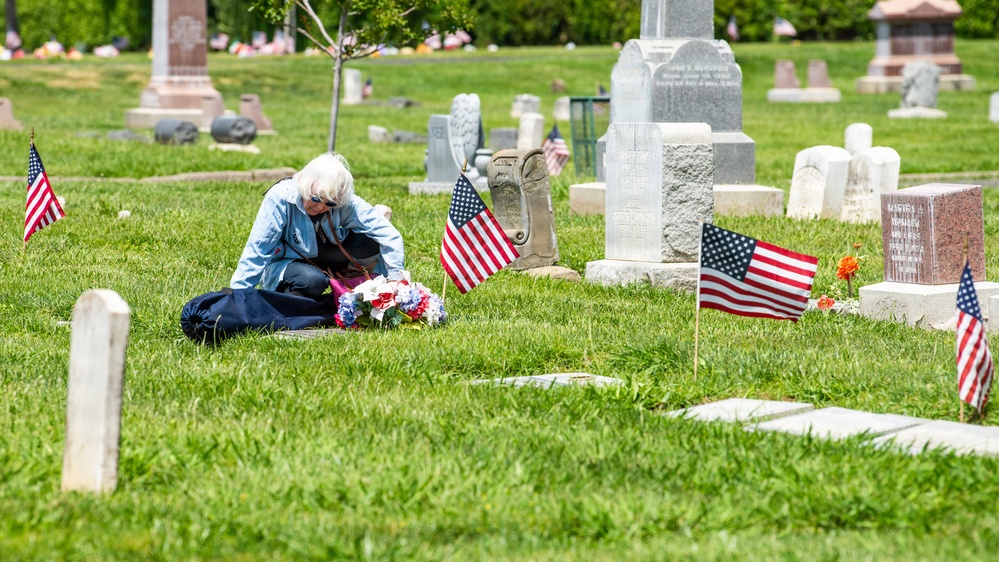 60th AMW visits Winters Cemetery for Memorial Day ceremony