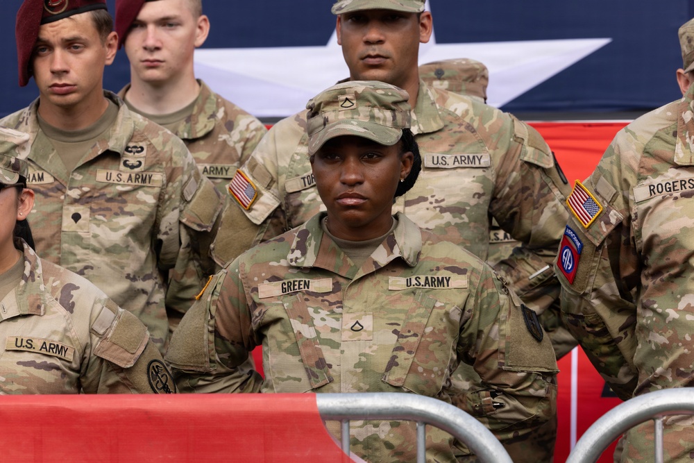 Soldiers Help Kick Off Coca-Cola 600 Pre-Race Events