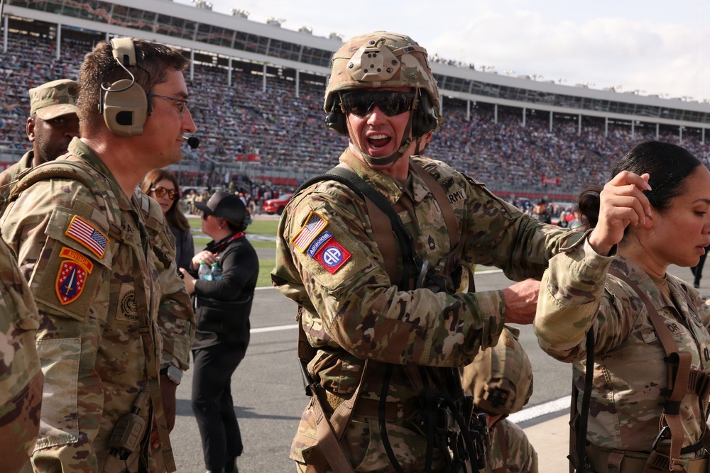 Soldiers Help  Kick off Coca-Cola 600 Pre-Race Events