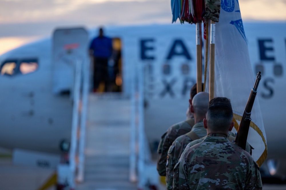 101st HHBN Soldiers return from Border Mission