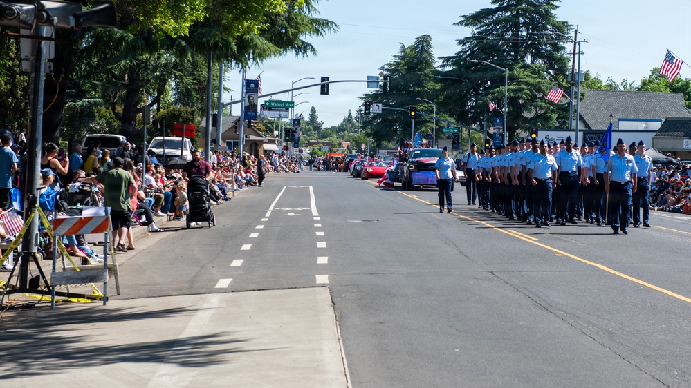 60th MXG participates in Vacaville Fiesta Days
