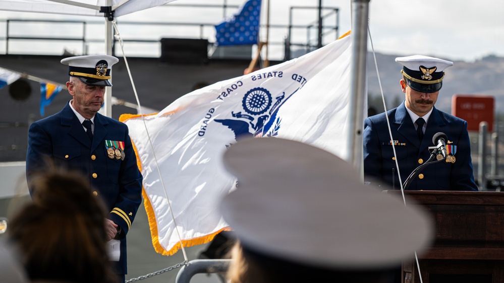 Coast Guard Cutter Earl Cunningham conducts Change of Command ceremony