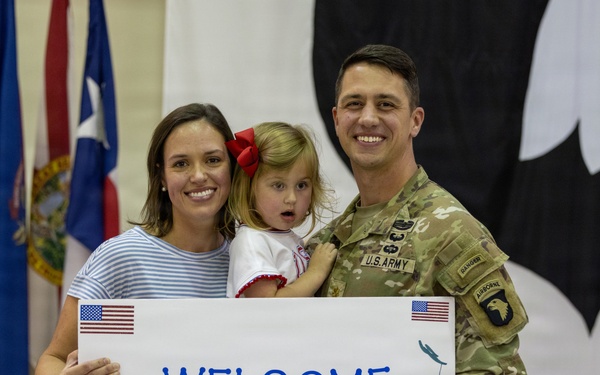 101st HHBN Soldiers return from Border Mission