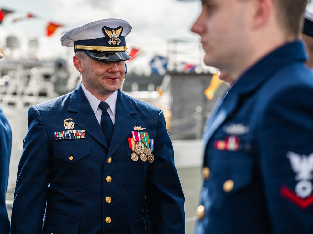 Coast Guard Cutter Earl Cunningham conducts Change of Command ceremony