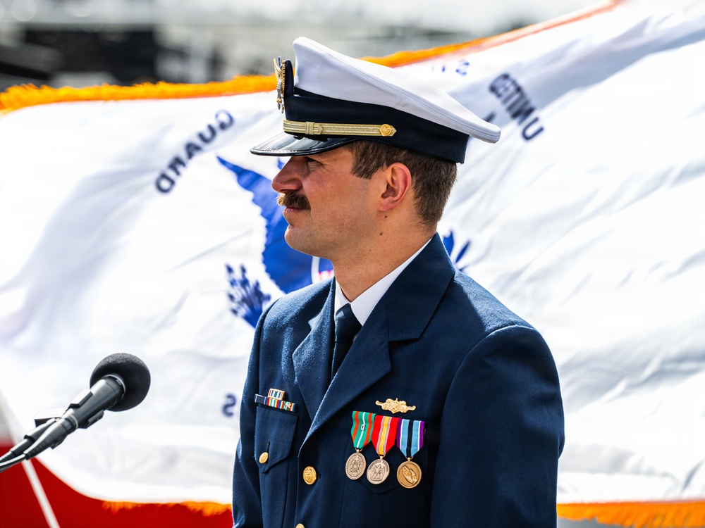 Coast Guard Cutter Earl Cunningham conducts Change of Command ceremony