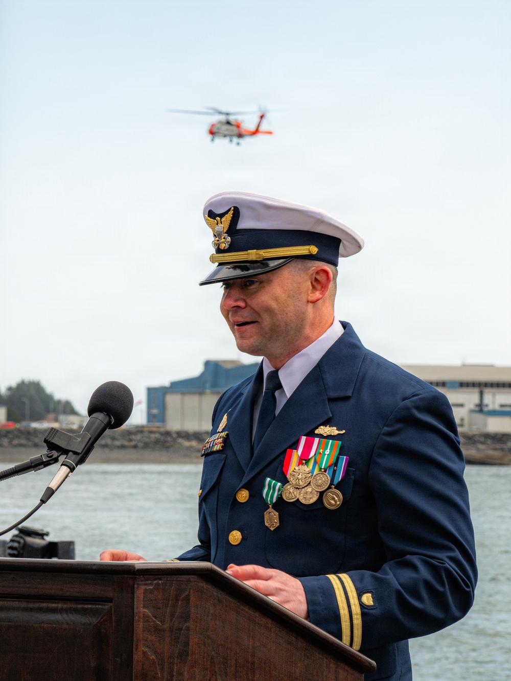 Coast Guard Cutter Earl Cunningham conducts Change of Command ceremony