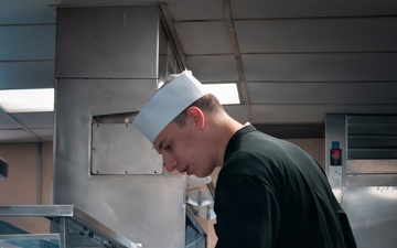 USS Ronald Reagan (CVN 76) Sailors Prepare Food in the Galley