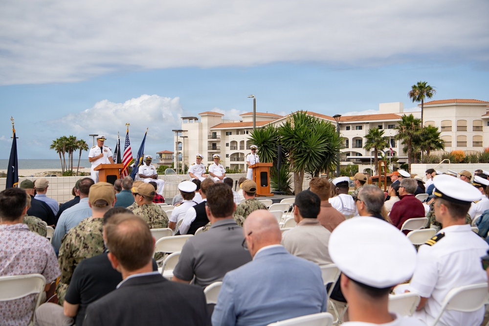 USS Somerset Changes Command