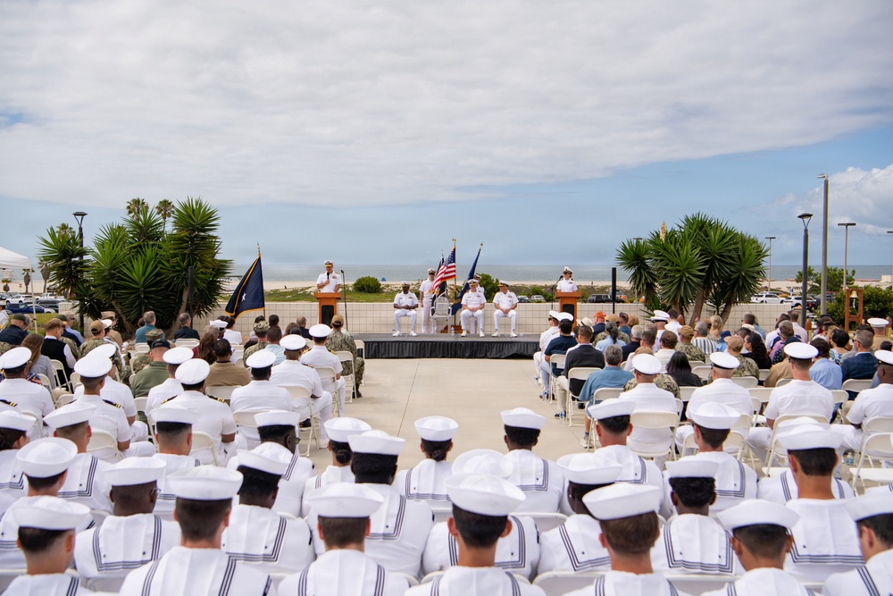 USS Somerset Changes Command