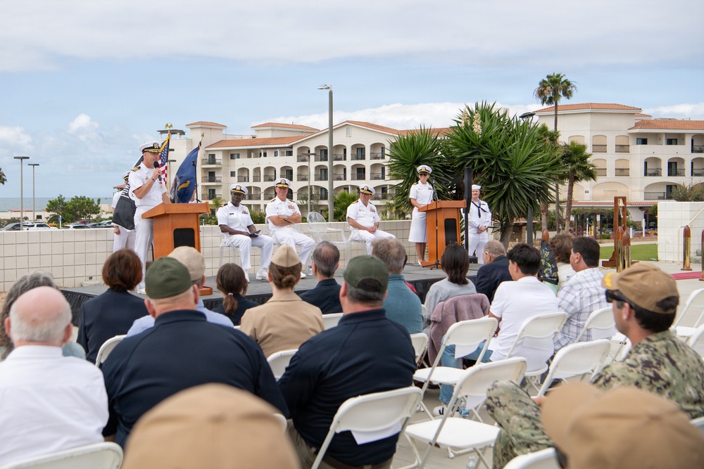 USS Somerset Changes Command