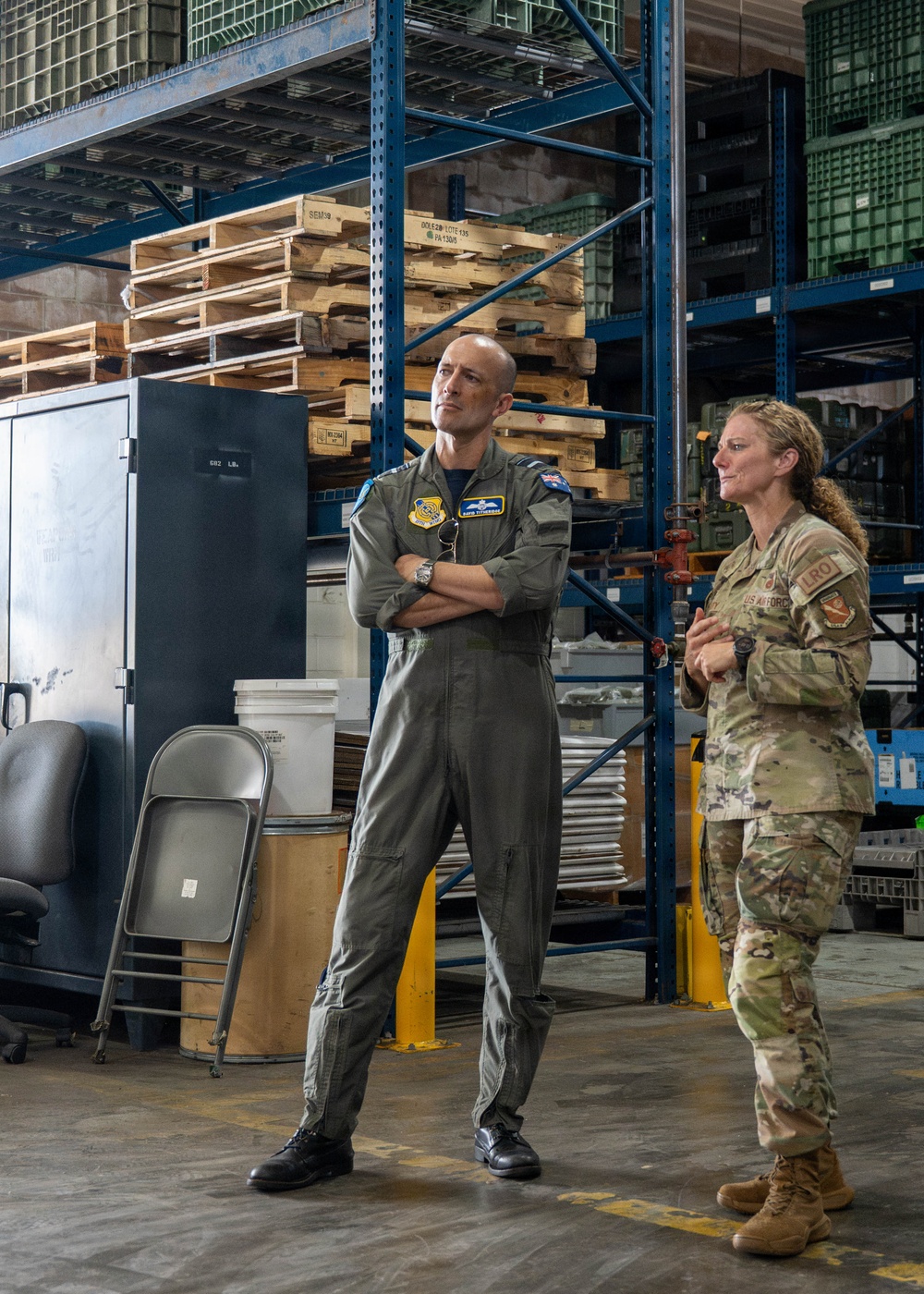 AVM Titheridge tours the 15th Wing