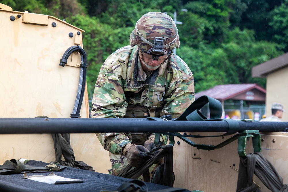 Soldiers Participate in the EFMB portion During E3B Testing