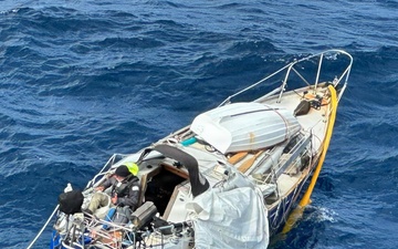 Coast Guard coordinates rescue of injured mariner 489 miles off the Oregon Coast