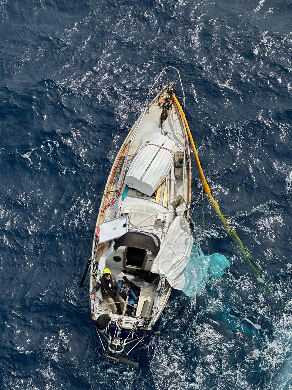 Coast Guard coordinates rescue of injured mariner 489 miles off the Oregon Coast