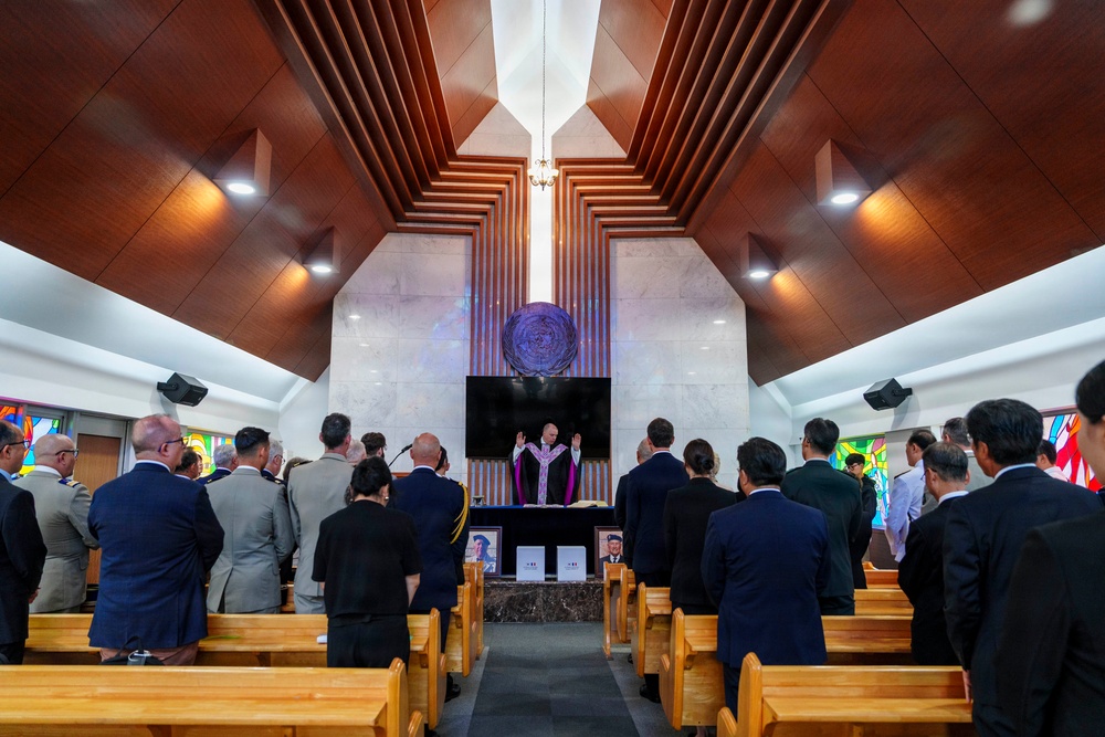 Commander, USFK Attends Interment Ceremony for French Veterans of Korean War