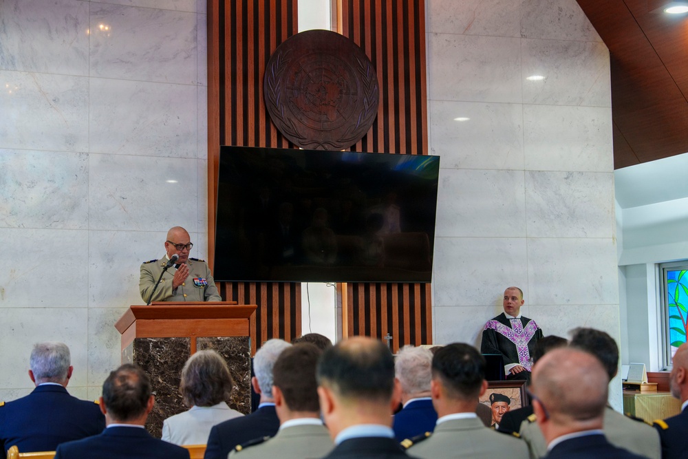 Commander, USFK Attends Interment Ceremony for French Veterans of Korean War