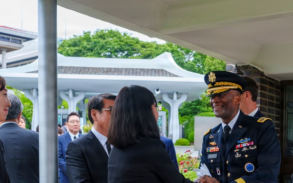 Commander, USFK Attends Interment Ceremony for French Veterans of Korean War