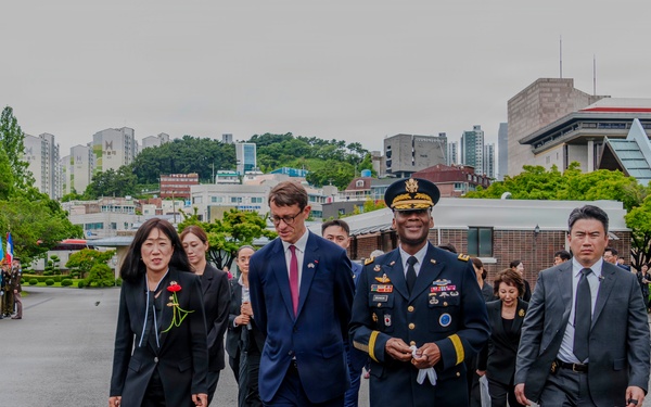 Commander, USFK Attends Interment Ceremony for French Veterans of Korean War