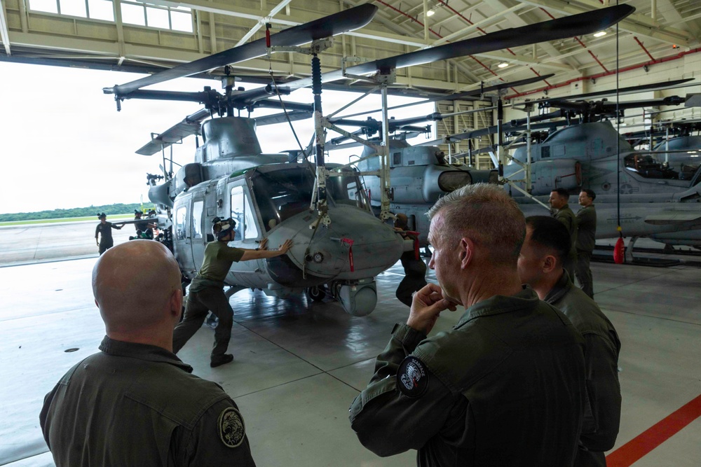 1st MAW commanding general welcomes HMLA-367 to Okinawa