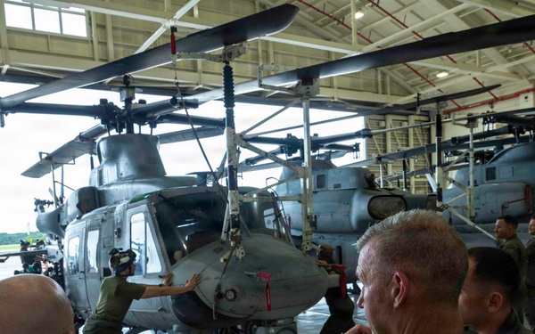 1st MAW commanding general welcomes HMLA-367 to Okinawa