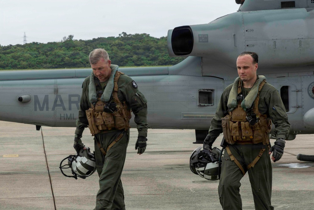1st MAW commanding general welcomes HMLA-367 to Okinawa