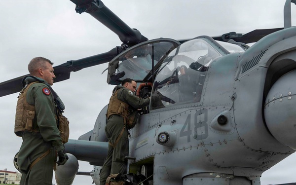 1st MAW commanding general welcomes HMLA-367 to Okinawa