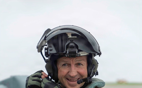 1st MAW commanding general welcomes HMLA-367 to Okinawa