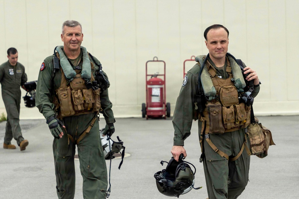 1st MAW commanding general welcomes HMLA-367 to Okinawa