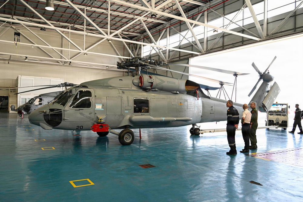 NAVSTA Rota Spanish Armada receives U.S. SH-60F Seahawk