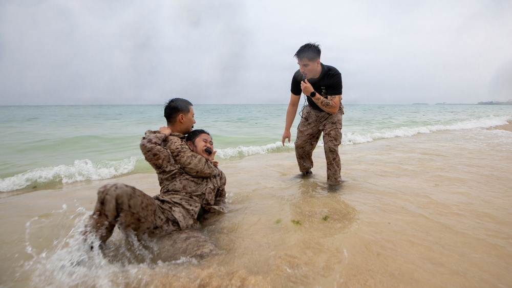 3rd Maintenance Battalion Conducts MCMAP Training on Torii Beach