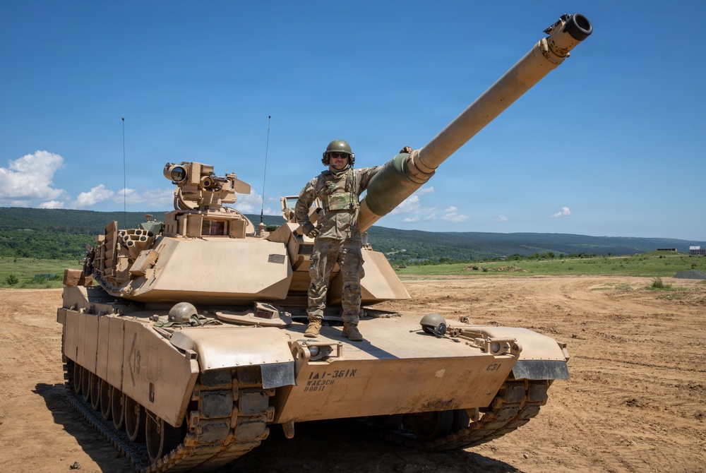 36th Infantry Regiment Soldiers support readiness at Bulgaria tank gunnery