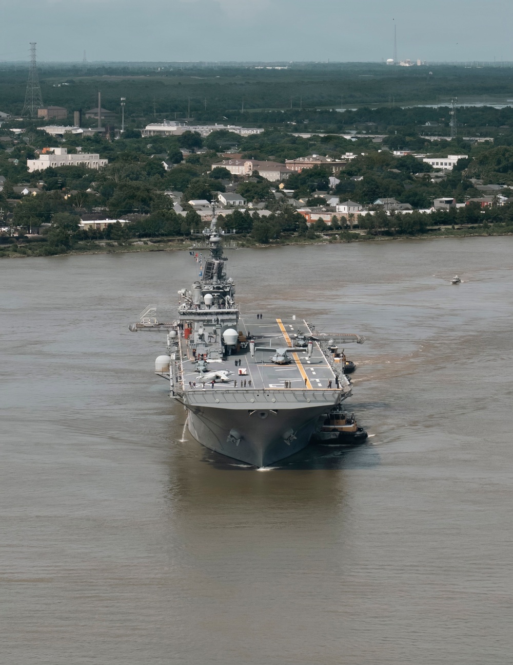 Kearsarge Transits the Mississippi River During Sail 250 NOLA