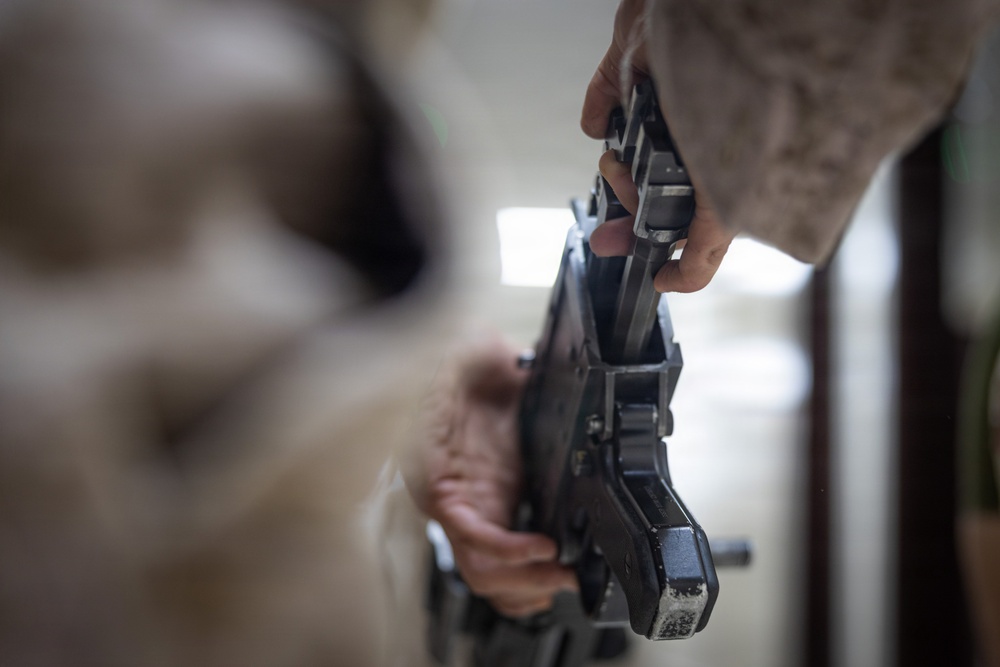 U.S. Marines conduct M240b performance evaluation checklist