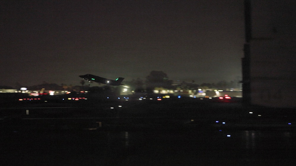 13th MEU Conducts Simulated Expeditionary Airstrike