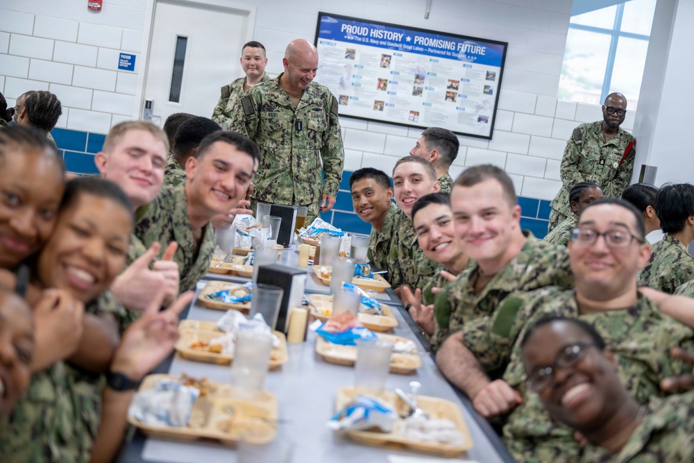 Adm. Kilby Visits Recruit Training Command