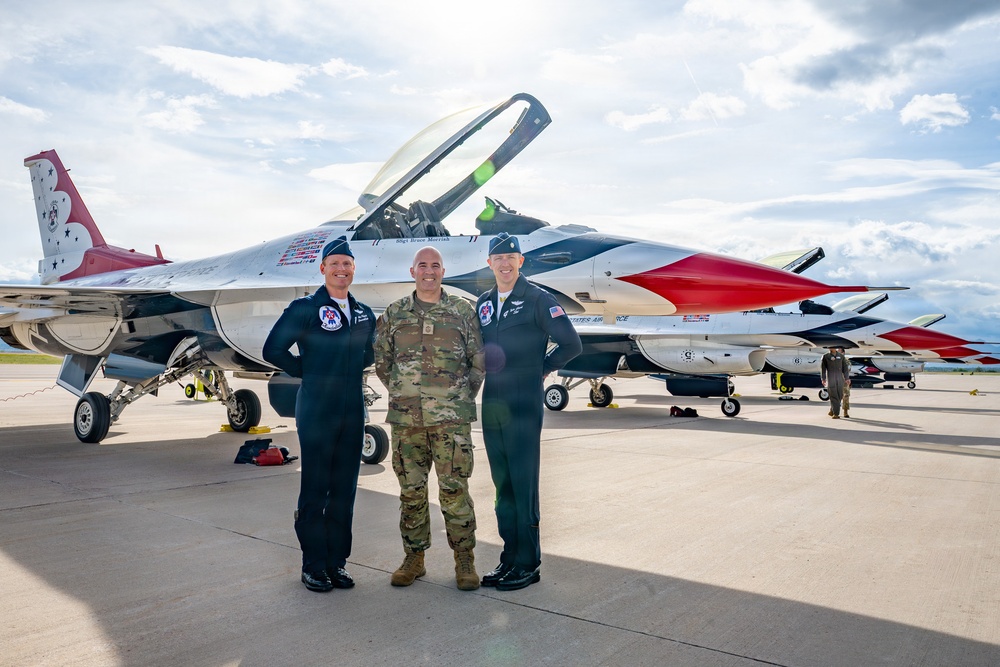 Thunderbirds Arrive for U.S. Air Force Academy Graduation Flyover