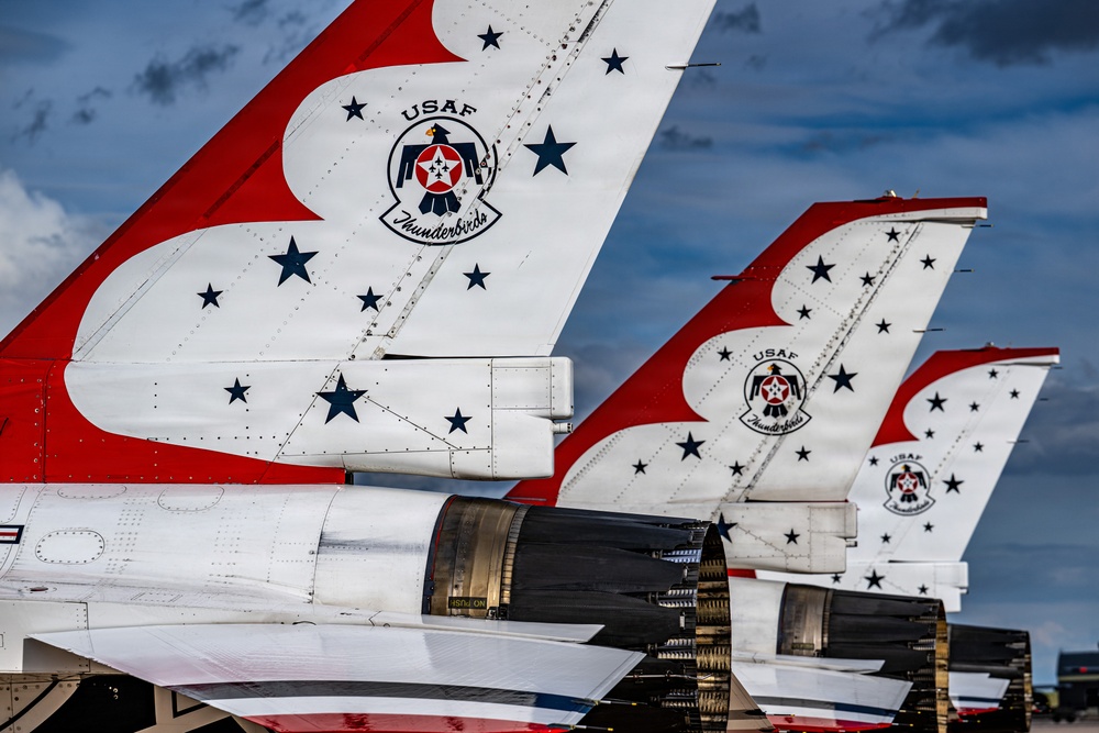 Thunderbirds Arrive for U.S. Air Force Academy Graduation Flyover