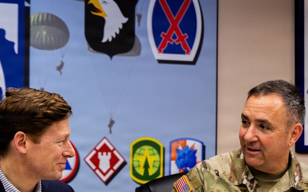 UNC Chapel Hill Chancellor visits Fort Bragg