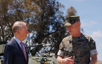 SEC Chairman Tours MCB Camp Pendleton