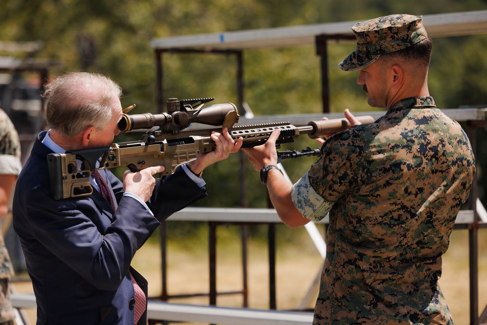 SEC Chairman Tours MCB Camp Pendleton