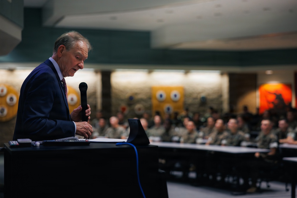 SEC Chairman Tours MCB Camp Pendleton