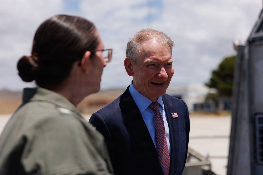SEC Chairman Tours MCB Camp Pendleton