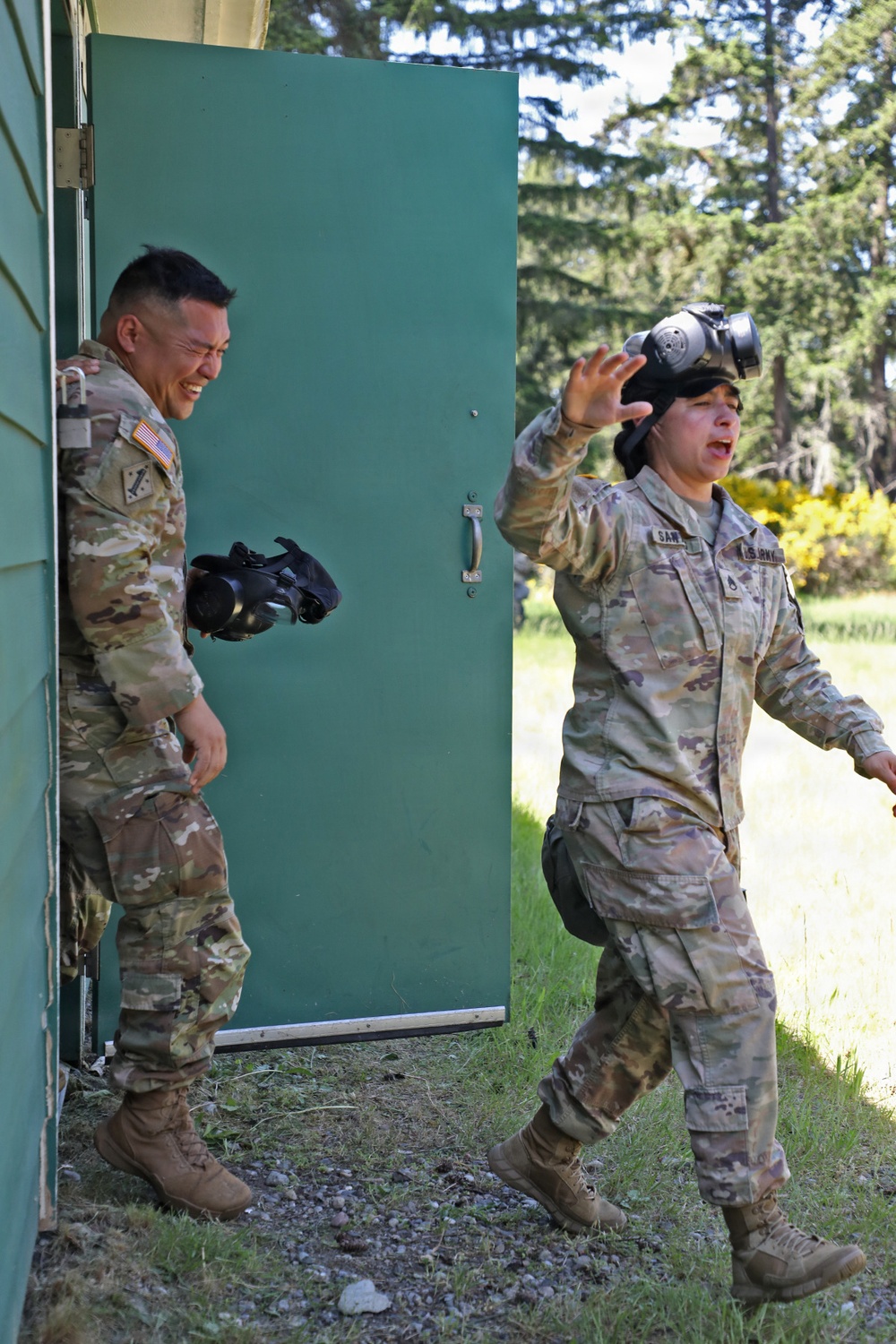 13th CSSB Soldiers Inhale Annual CBRN Training
